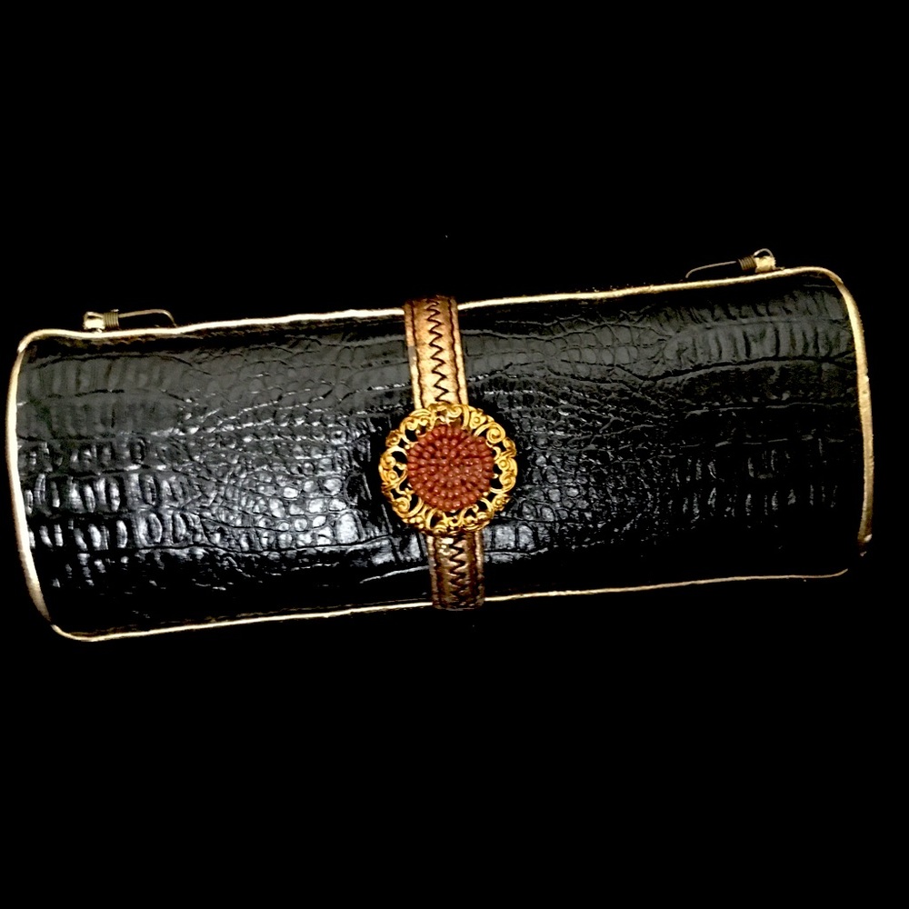 Mary Frances clutch/shoulder strap